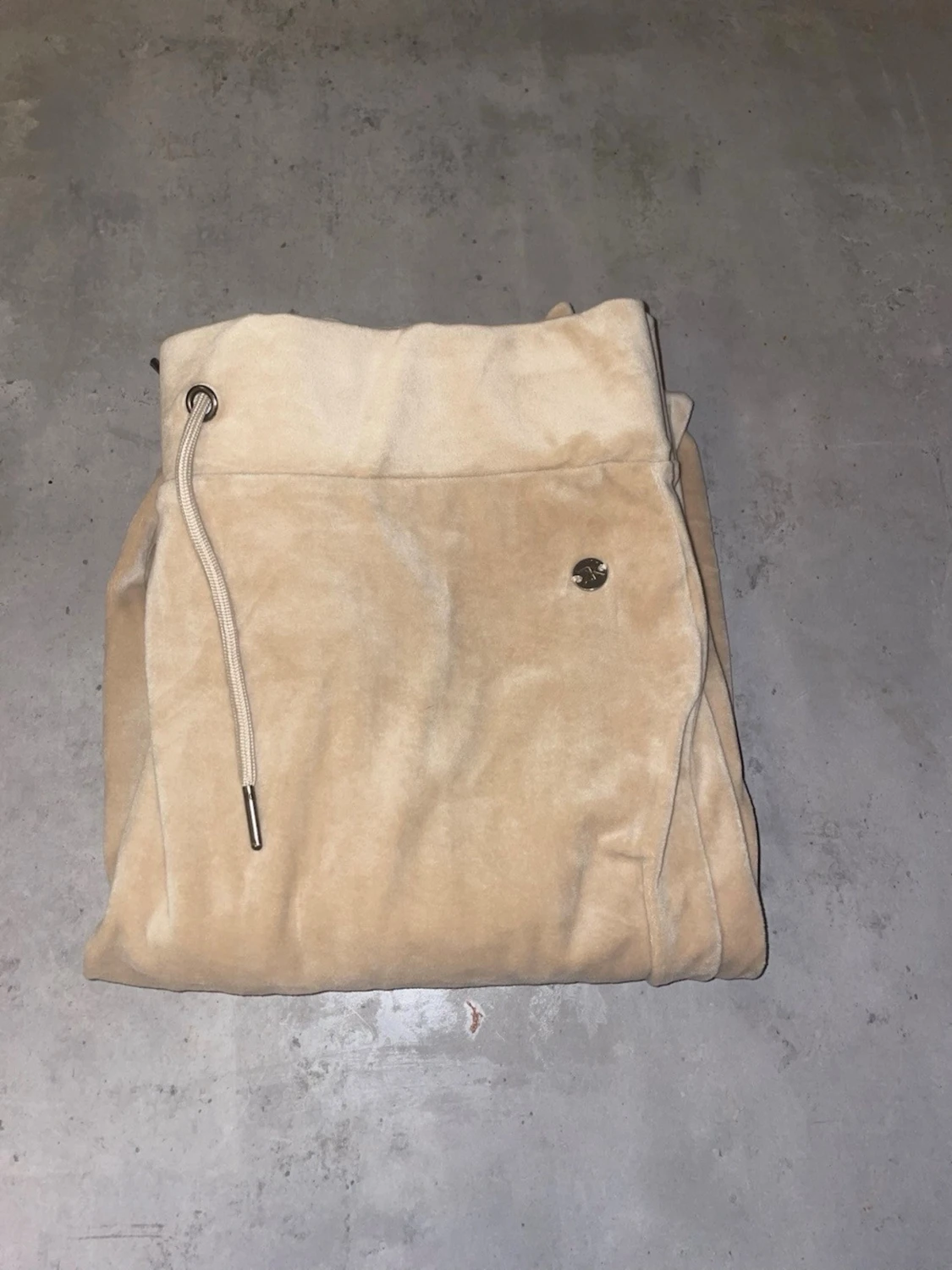 Beige mjukisbyxor med snörning - 2