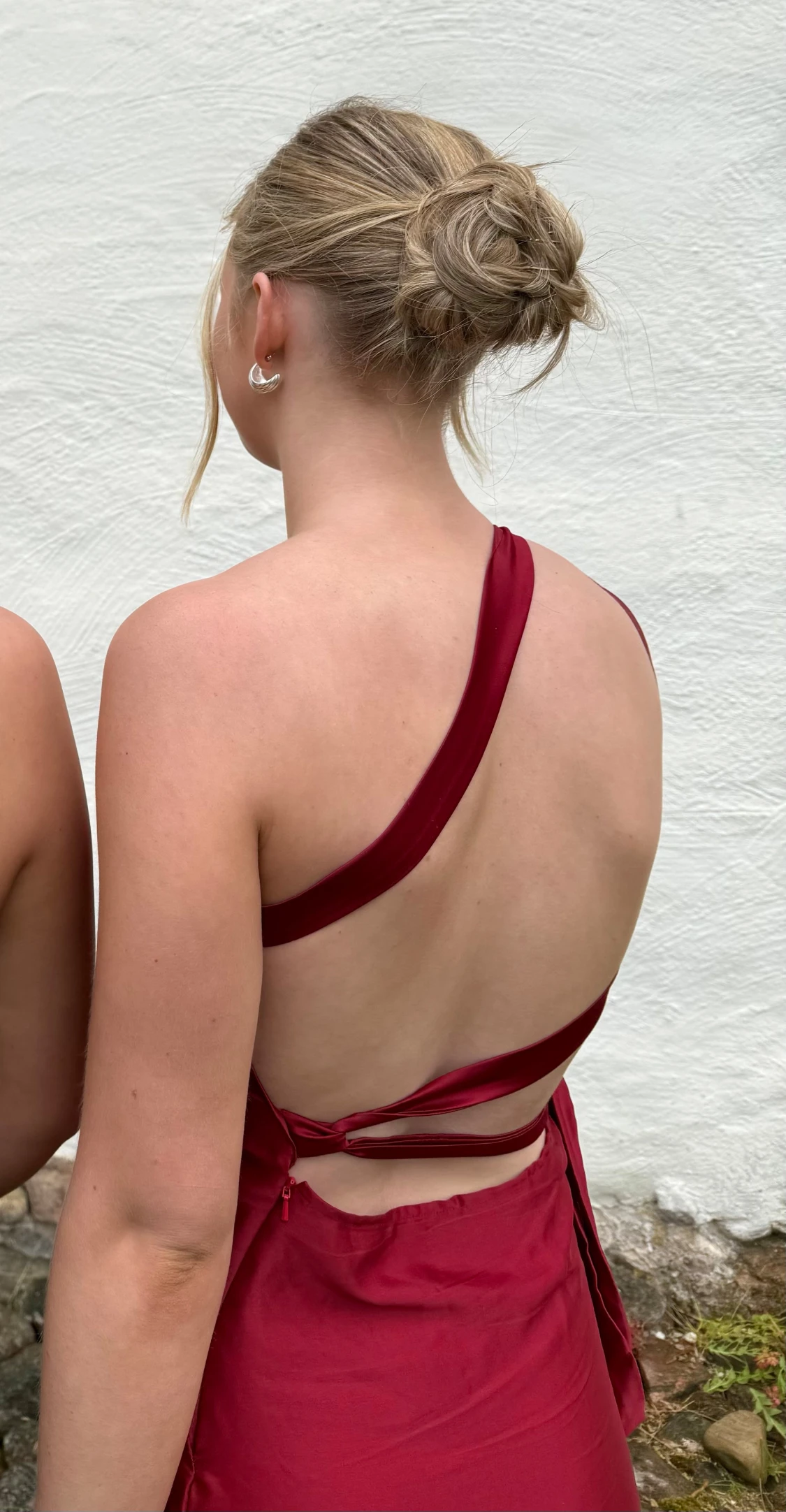 Vinröd balklänning öppen rygg - 1