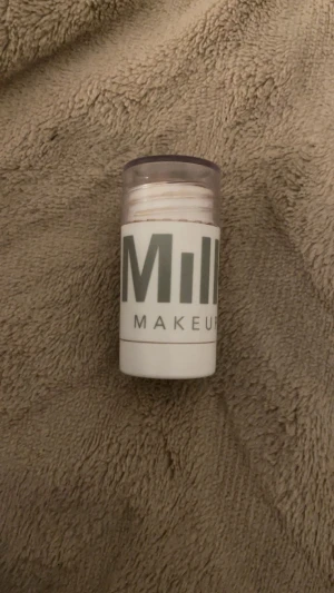 Milk makeup bronzer baked  - Bronzer från milk makeup i färgen baked som ger en perfekt brun touch och lyster 