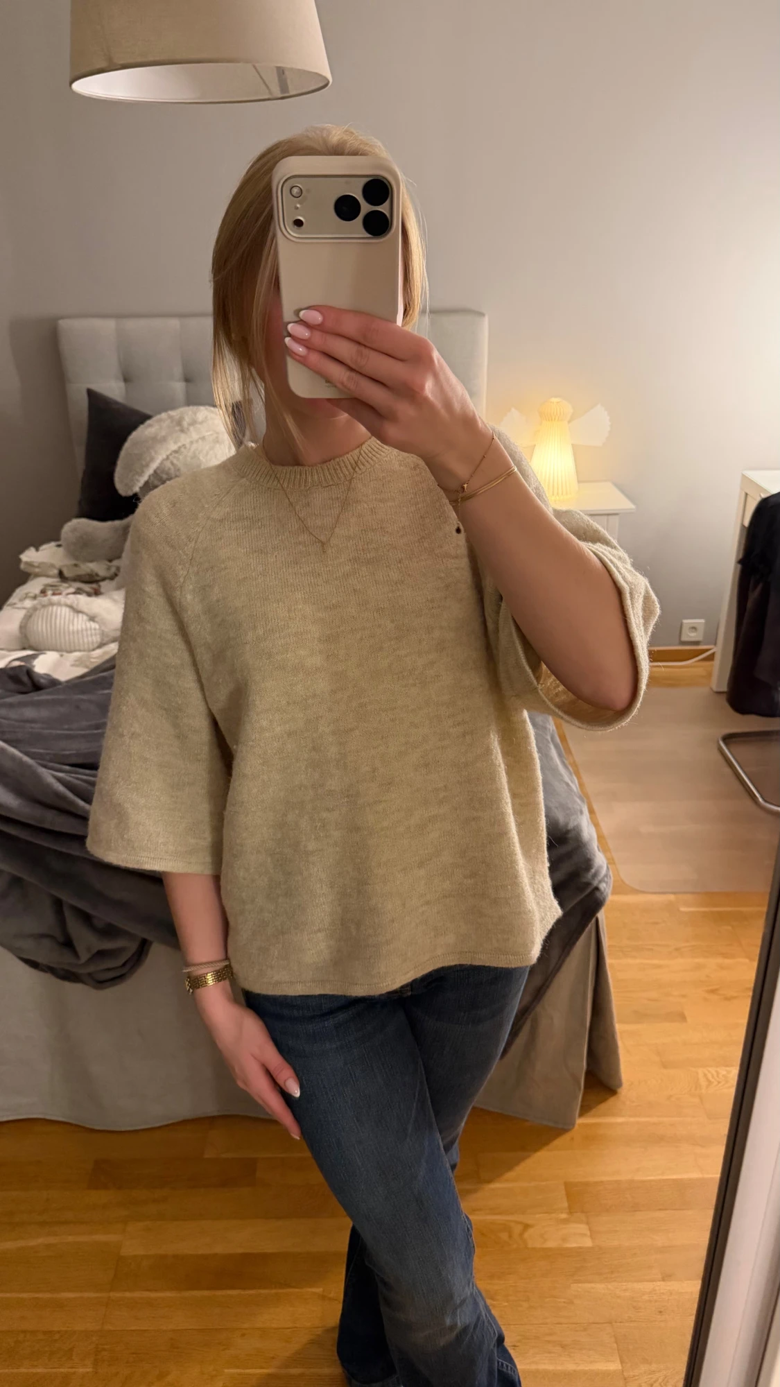 Beige stickad tröja med trekvartsärm - 1