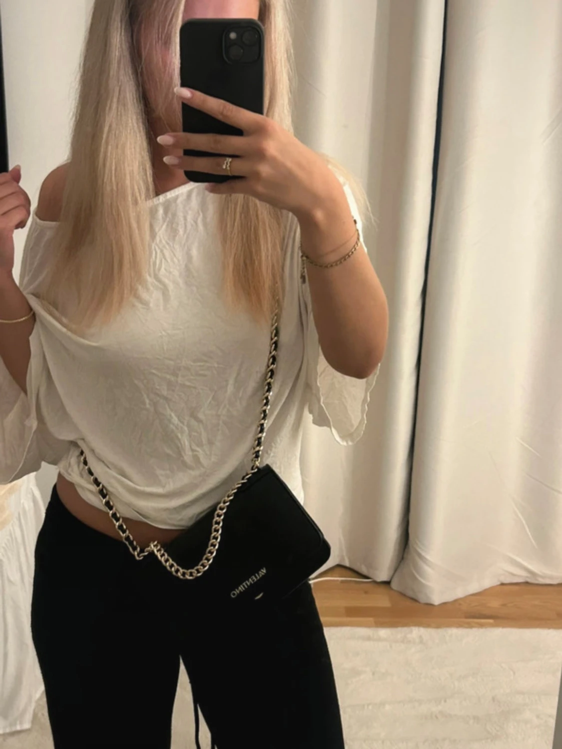 Svart axelväska från Valentino - 1