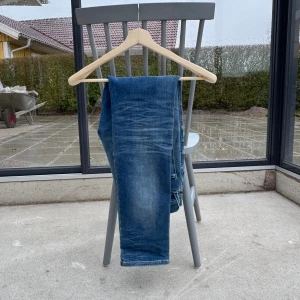 Replay Anbass 31  - W31. Ljusblå, schysst slitning. Jätte bra skick. 