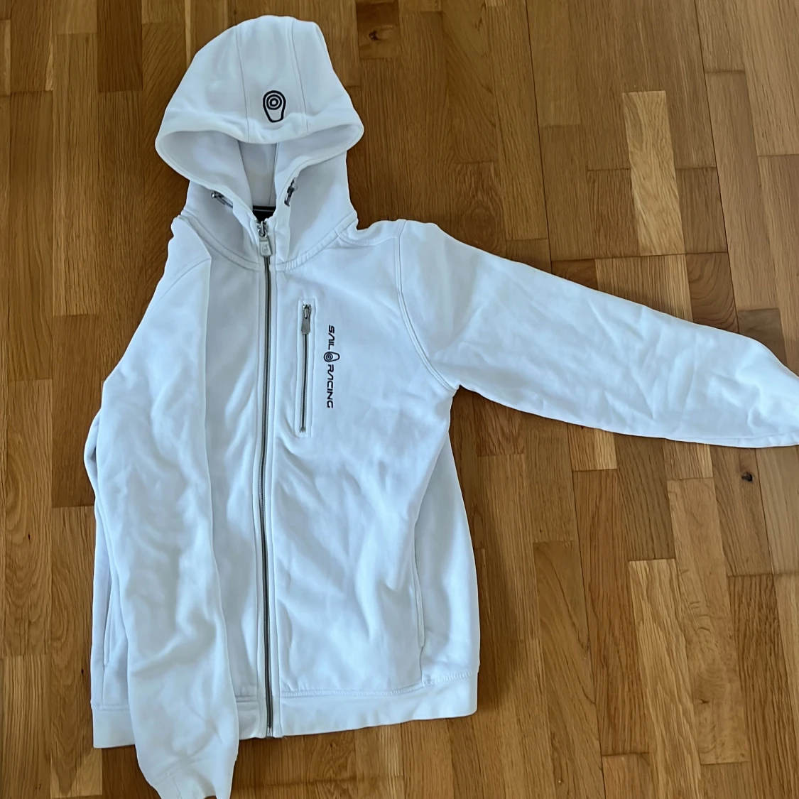 Vit hoodie från Sail Racing med dragkedja - 2