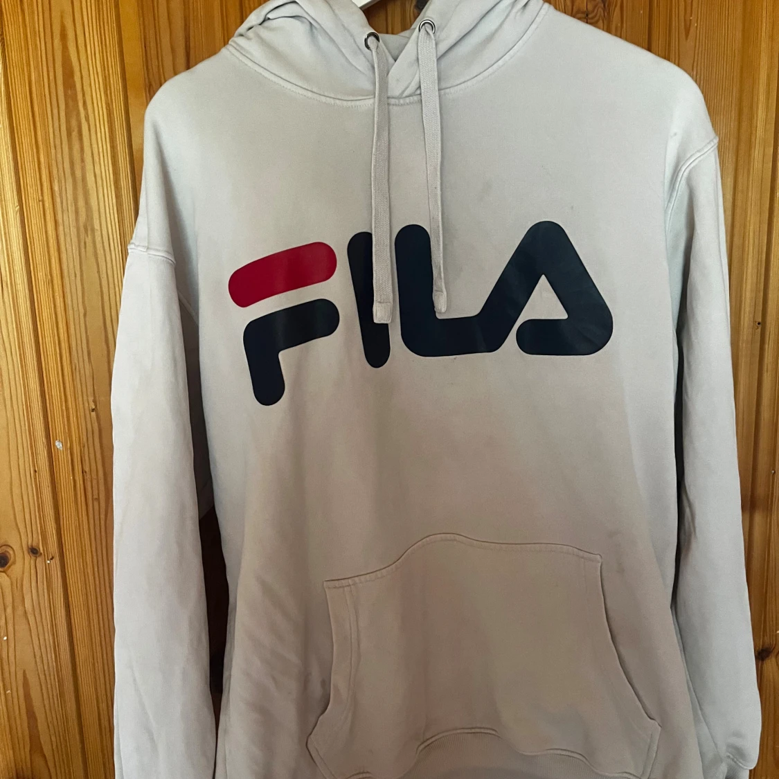 Vit hoodie från FILA med logga