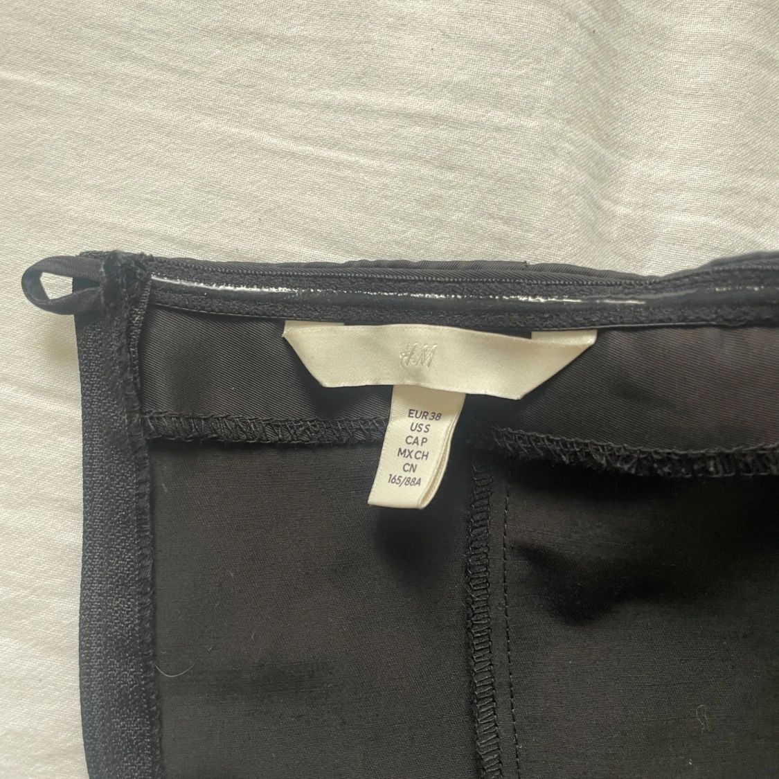 Svart axelbandslös korsett från H&M - 2