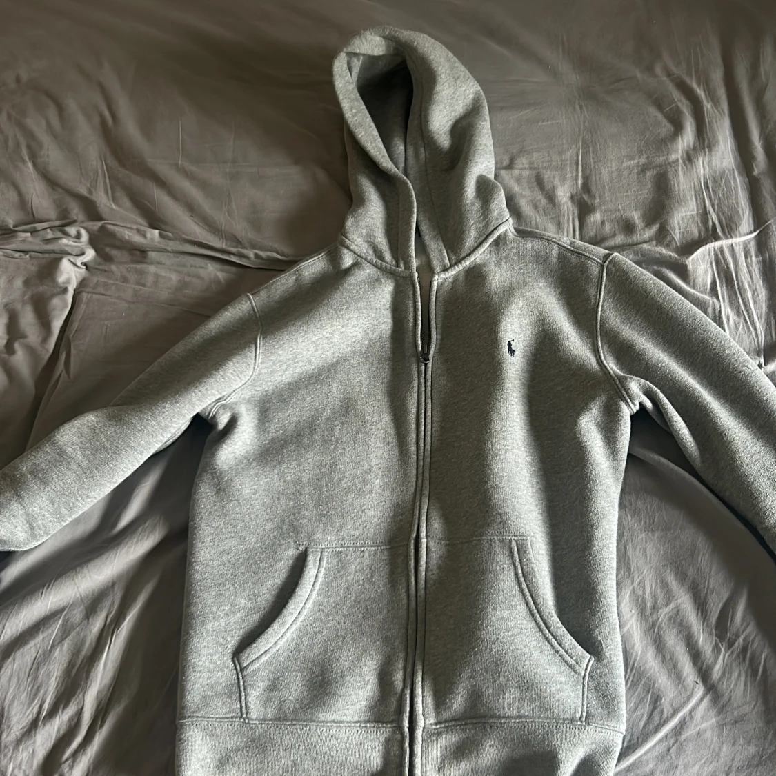 Grå hoodie från Polo Ralph Lauren