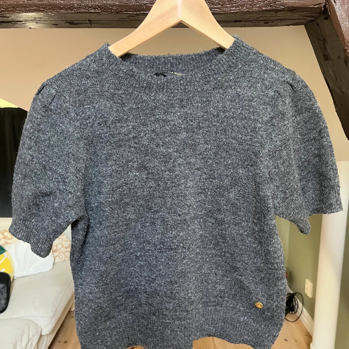 Mörkgrå stickad tröja från Pernilla Wahlgren - 2