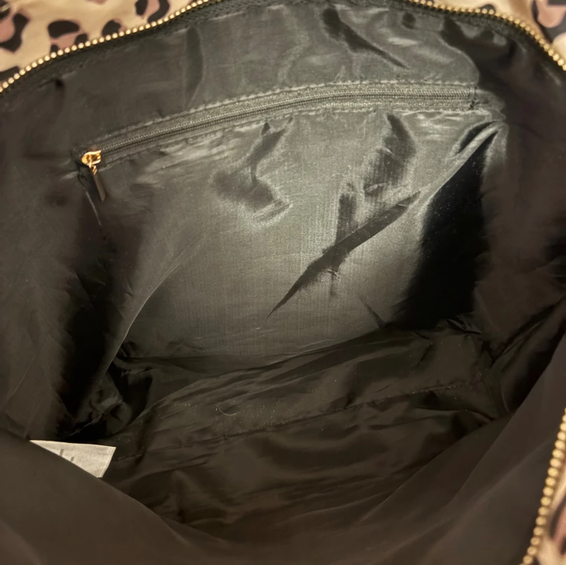 Leopardmönstrad väska med dragkedja - 1