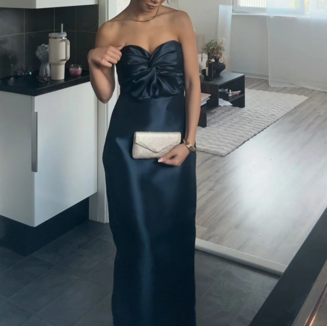 Marinblå axelbandslös långklänning - 2