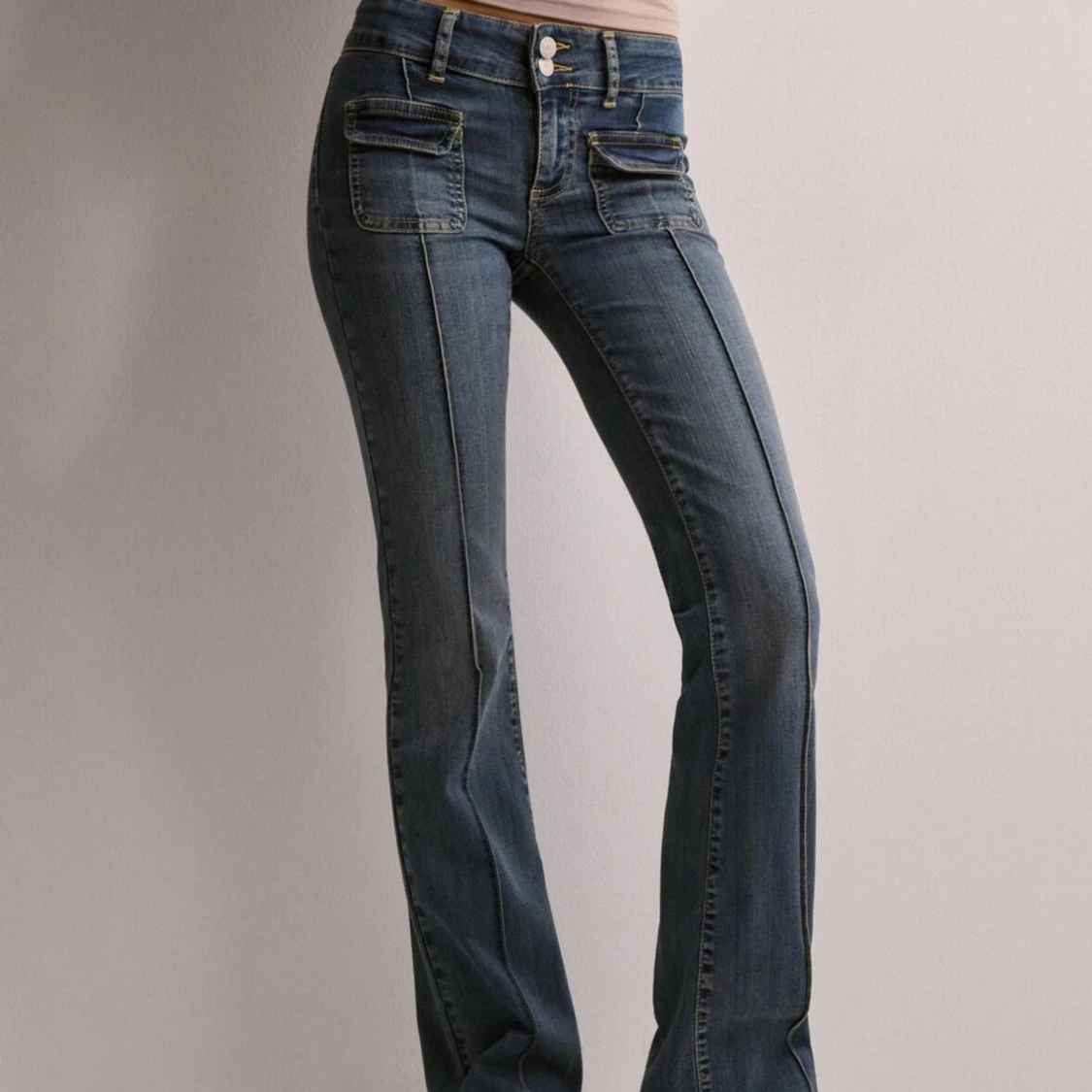 Blå bootcut jeans från Nelly - 1