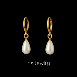 Örhängen pärlor  - GRATIS GÅVA MED VARGE ORDER!! Supertrendig stockholmsstil tjejer, örhängen guld. Vinter ring smycke. Gjord av stål, jag svarar och skickar alltid snabbt!