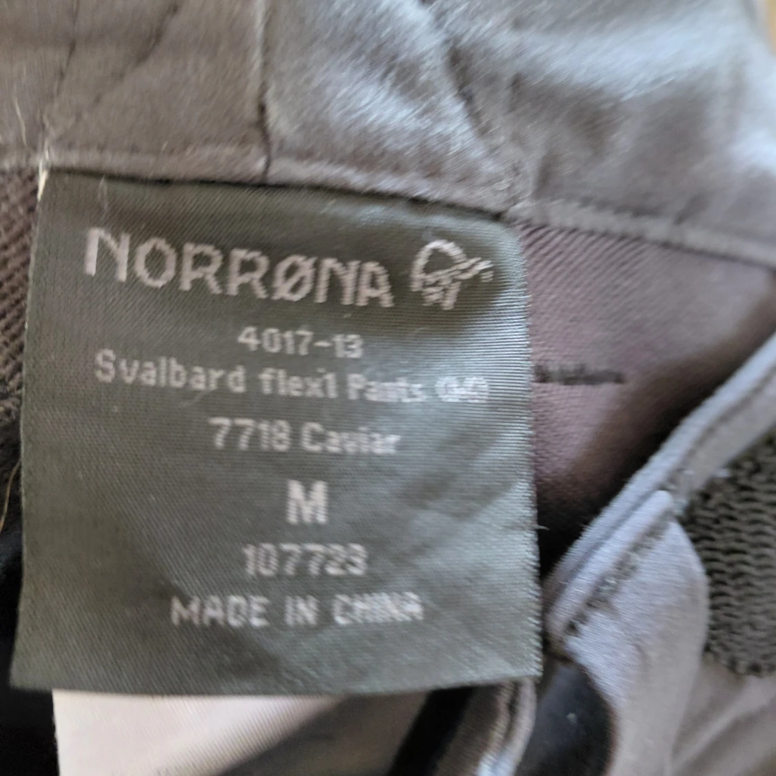 Svarta Svalbard Flex1 byxor från Norrøna - 1