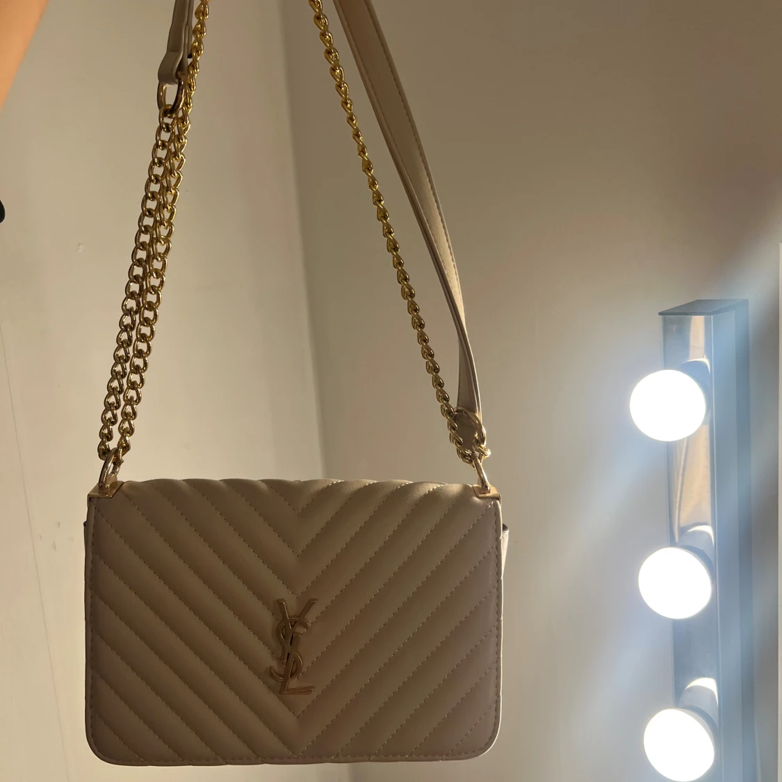 Beig väska likt YSL - 3