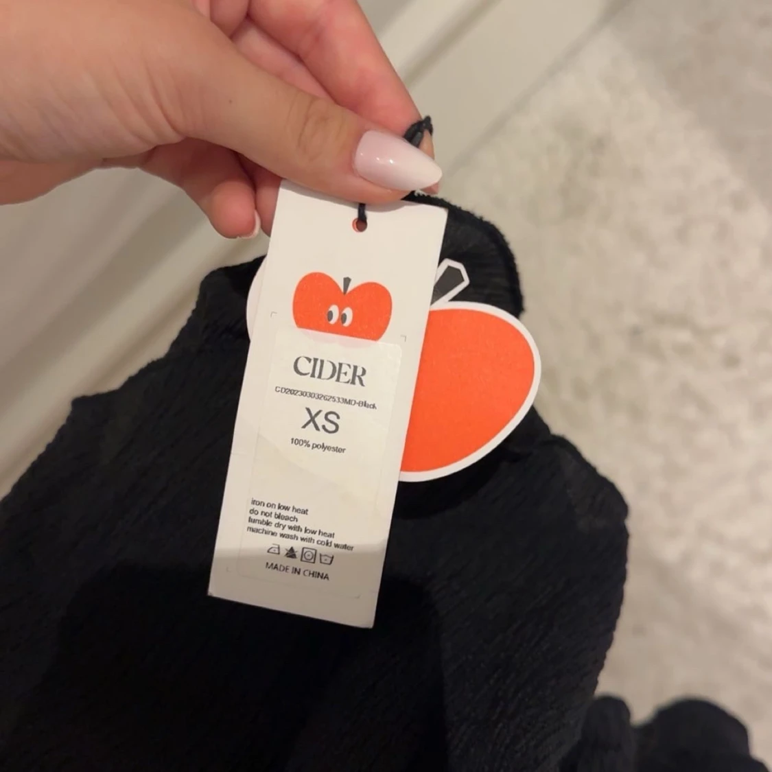 Svart axelbandslös kortklänning Cider - 2