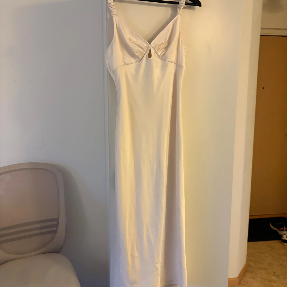 Champagnefärgad långklänning från Adoore