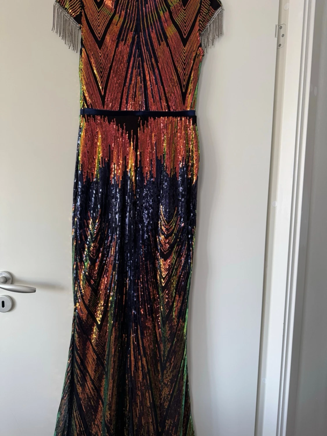 Glittrig långklänning med paljetter