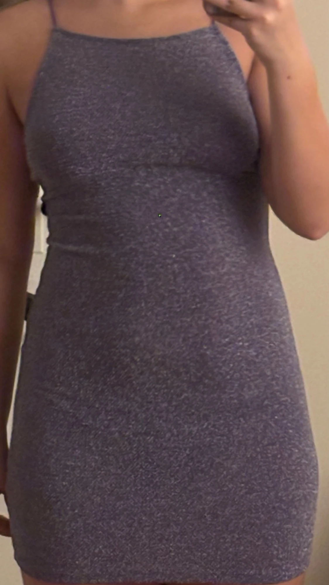 Glittrig lila kortklänning - 1