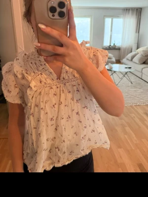 Blus Neo Noir - Jättefin, inga defekter