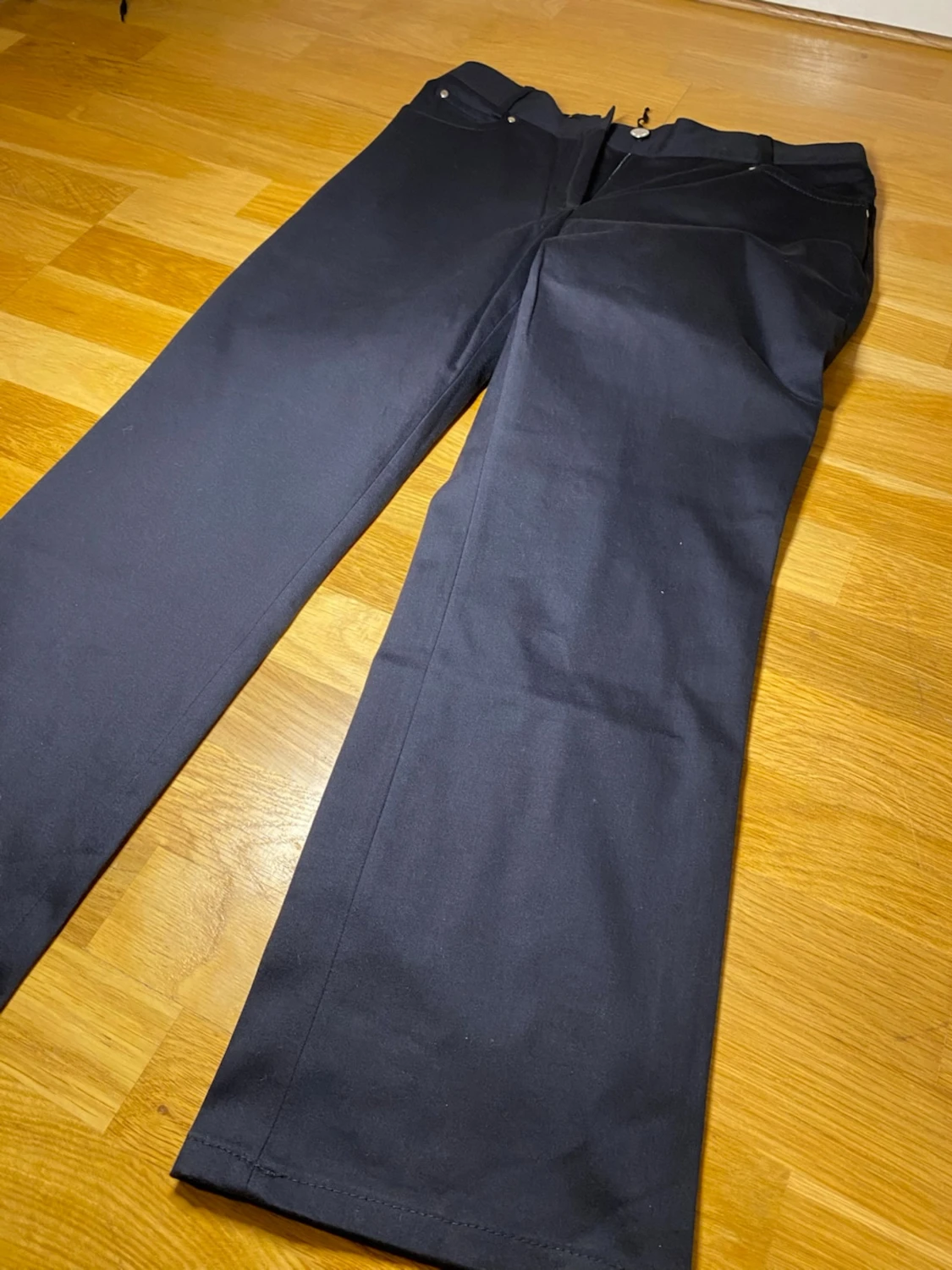 Svarta bootcut jeansbyxor - 3