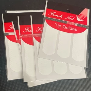 French Nail tip guides stickers - Flera ark med vita självhäftande tip guides för att skapa perfekta franska naglar. Smidiga att använda för att få till en snygg och jämn kant på nagellacket. Passar både till hemmafix och mer avancerad nageldesign.