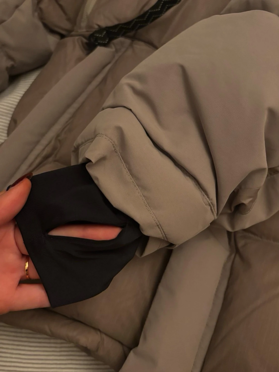 Brunbeige pufferjacka från Mountain Works - 1