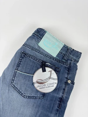 Jacob Cohën 620 Jeans (helt nya) - | Säljer ett par helt nya Jacob Cohën jeans med tagsen kvar | Storlek: 31 | Hör av dig vid frågor eller funderingar. 