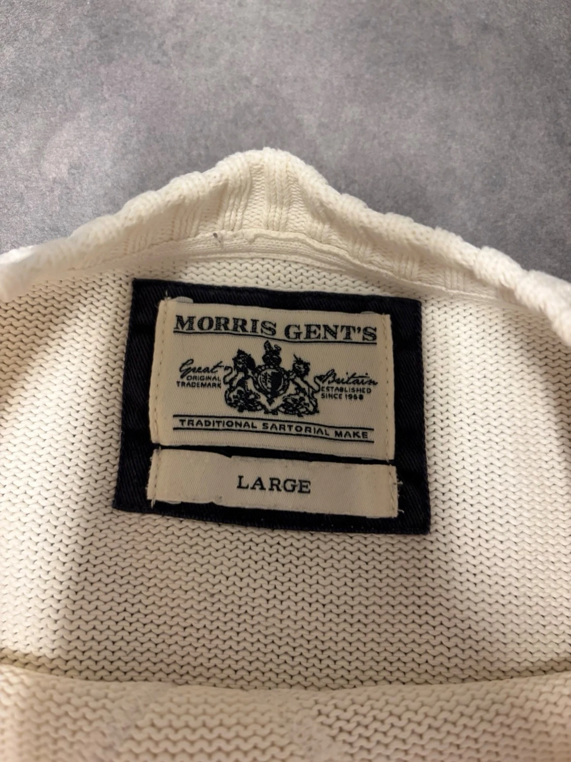 Vit stickad tröja från Morris - 1