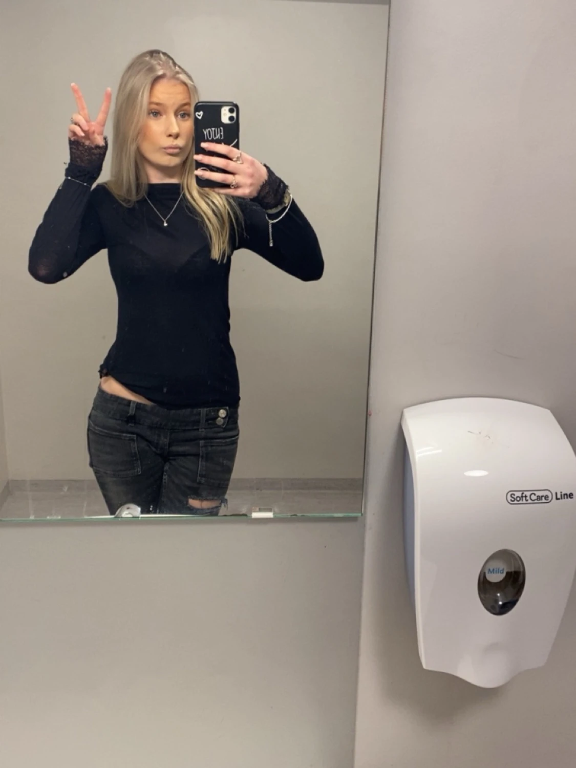 Intressekoll svart intimissmitröja  - 1