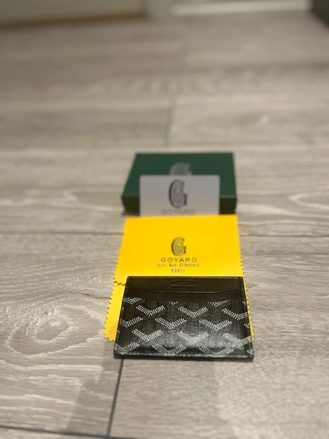 Plånbok från välkänt märke 