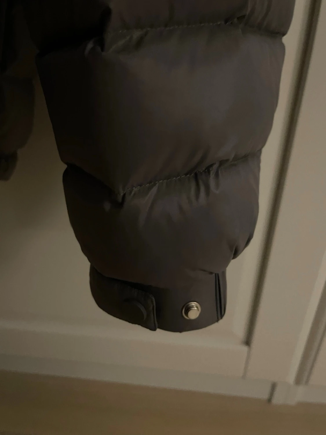 Grå dunjacka från Bvaldi med huva stl M - 5