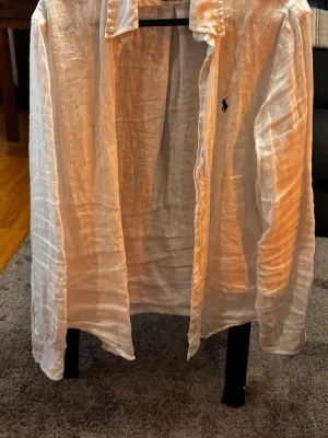 Ralph lauren skjorta  - Säljer nu min linneskjorta i storlek S/pris kan diskuteras vid enkel affär 