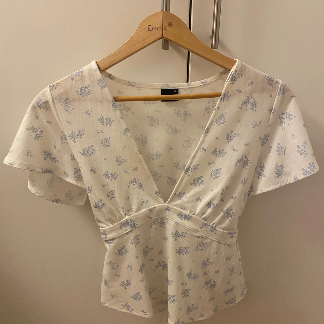 Vit sommartopp med knyt - 2