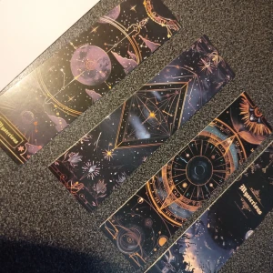 Bokmärken  - 6 st bokmärken med fina bilder. Vita på baksidan. Säljes tillsammans. Helt oanvända.