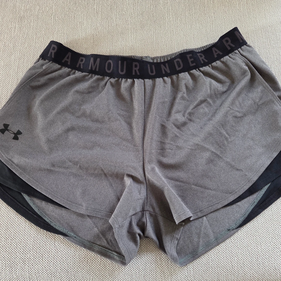 Grå träningsshorts från Under Armour