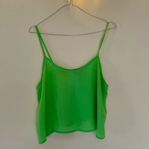 Grön topp  - Grön topp från Topshop 