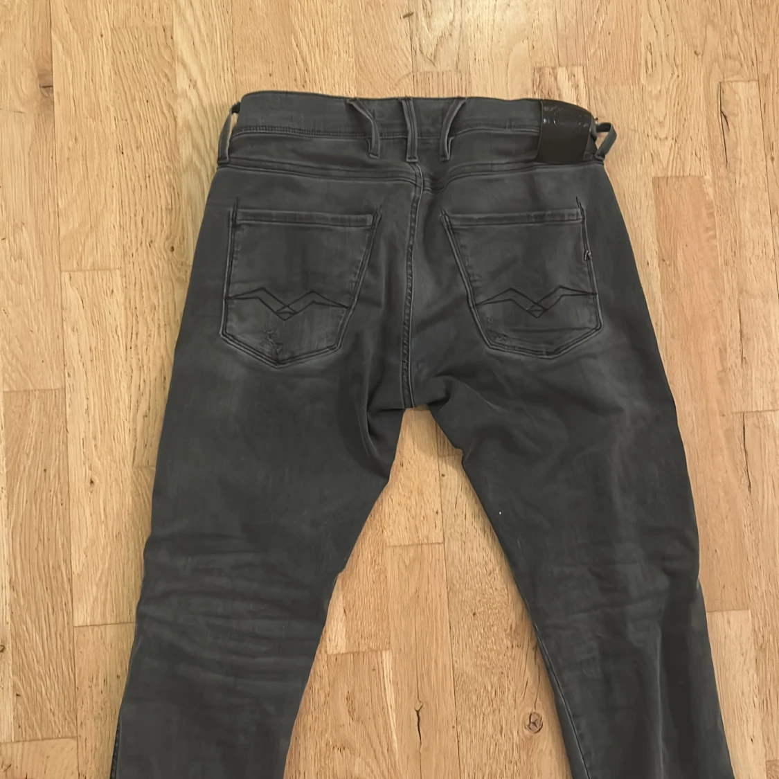Anbass Replay jeans med revor - 2