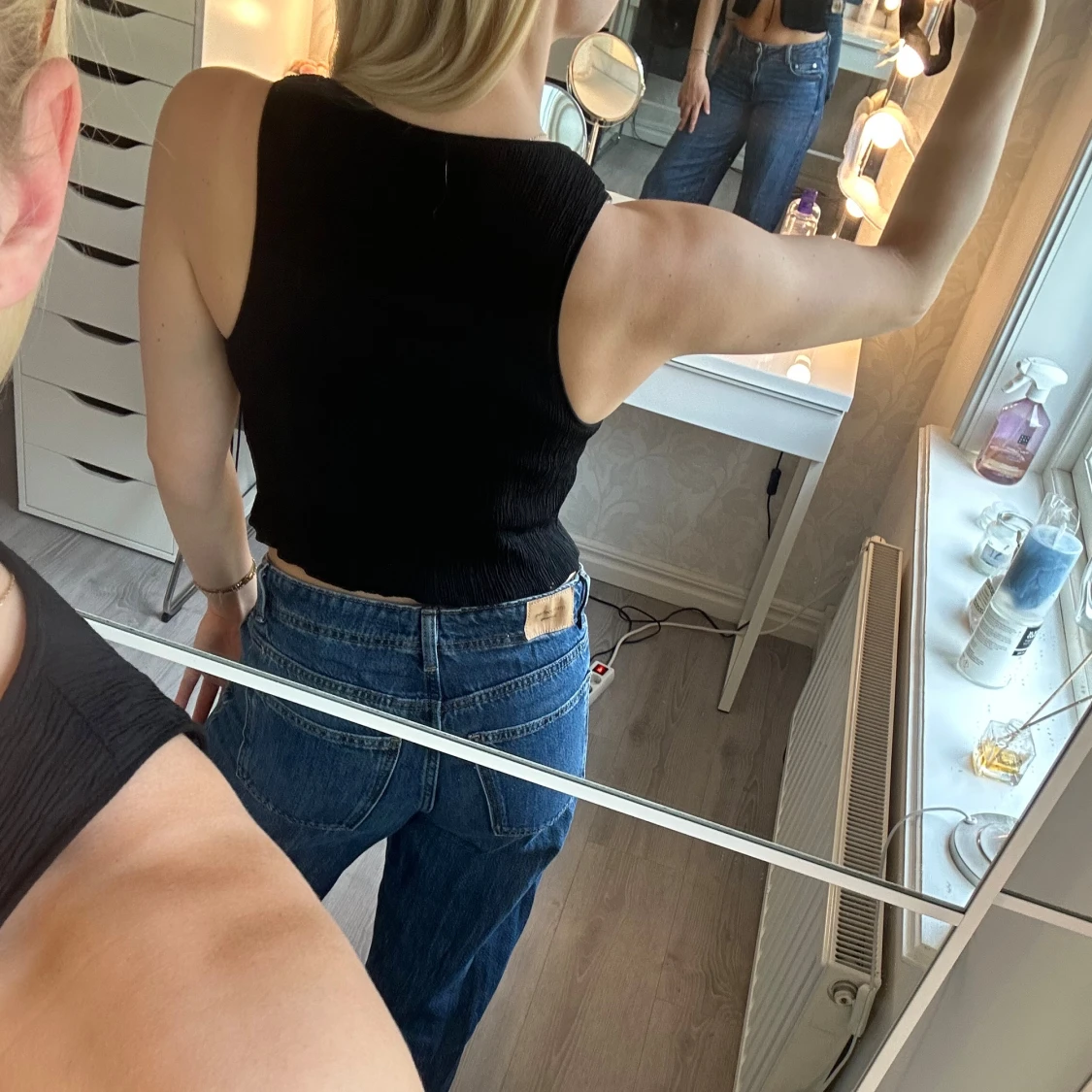 Svart croppad linnetopp från Zara - 2