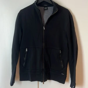 Hugo boss full zip - Snygg Hugo boss full zip i bra skick storlek S