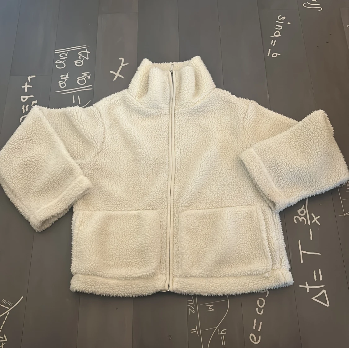 Vit teddyjacka med dragkedja - 1