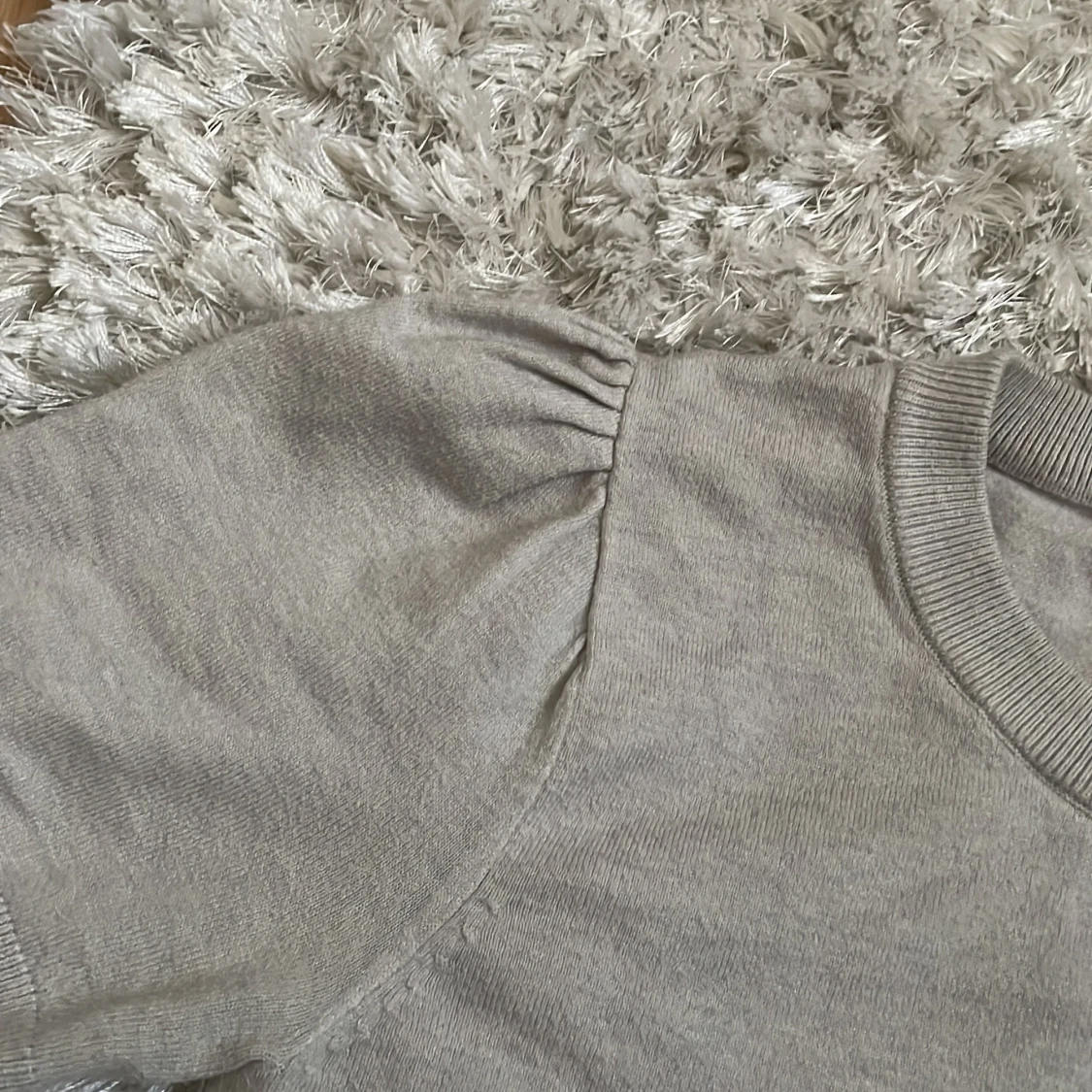 Beige kortärmad tröja från Lindex - 3