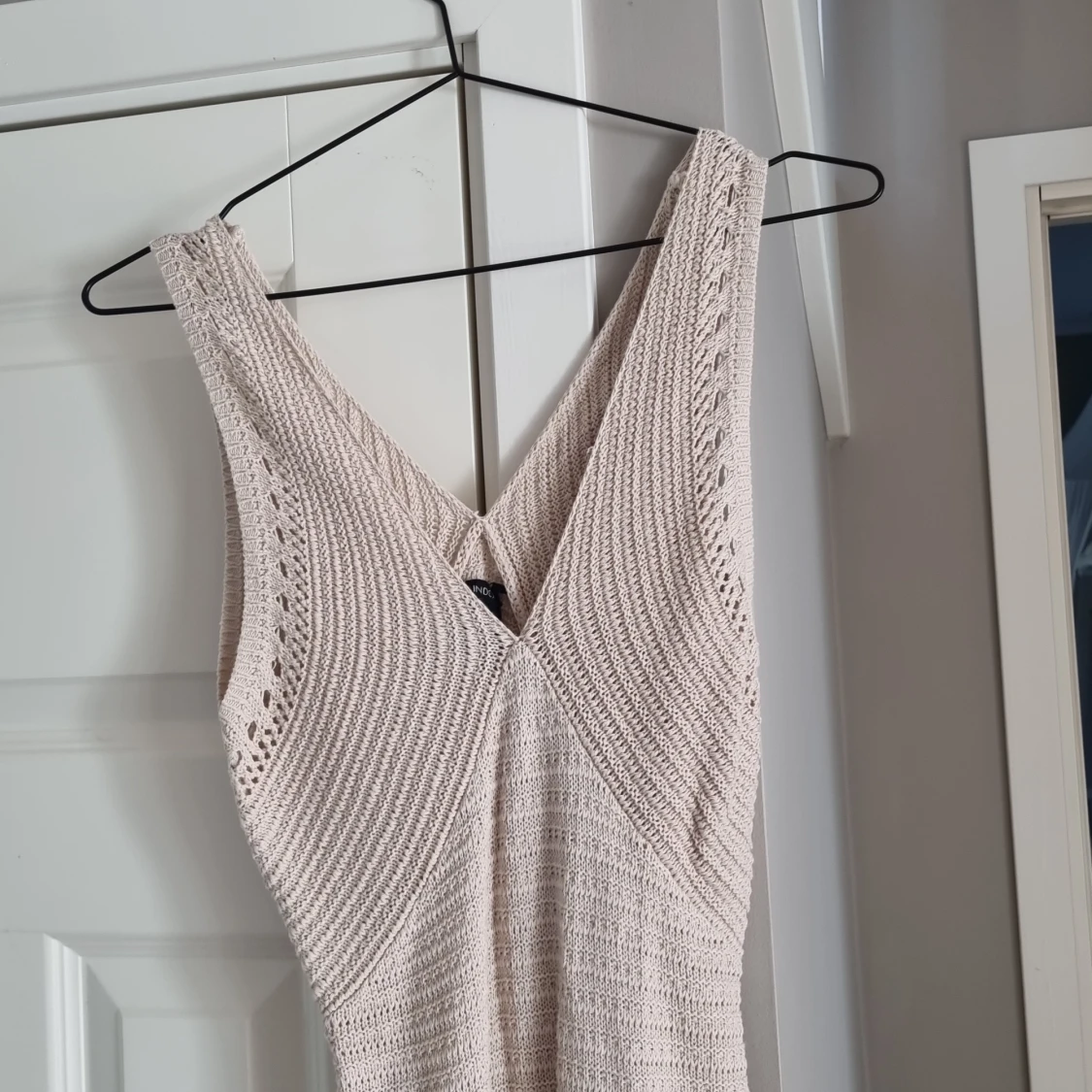 Beige stickad långklänning Lindex XS