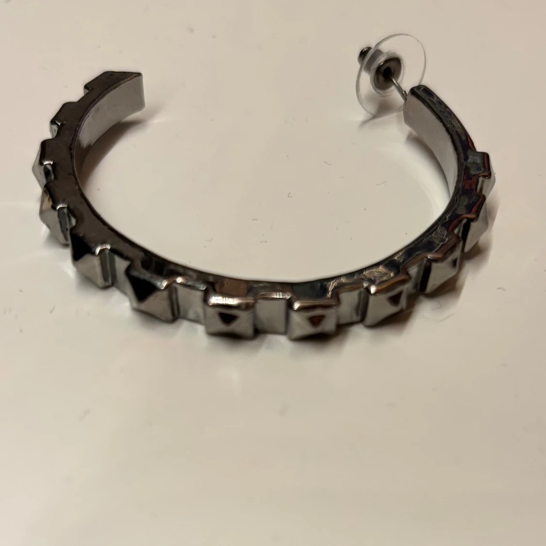 Örhängen med nitar - 2