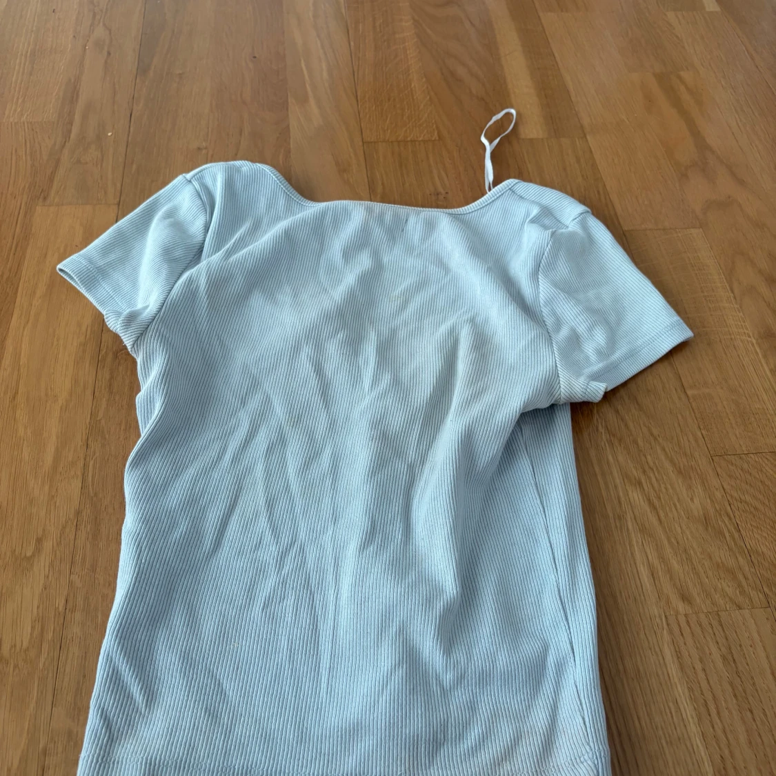 Ljusblå ribbad topp från Bik Bok XS - 2