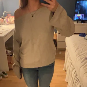 Gina - Jätte fin stickad tröja som används en gång❤️