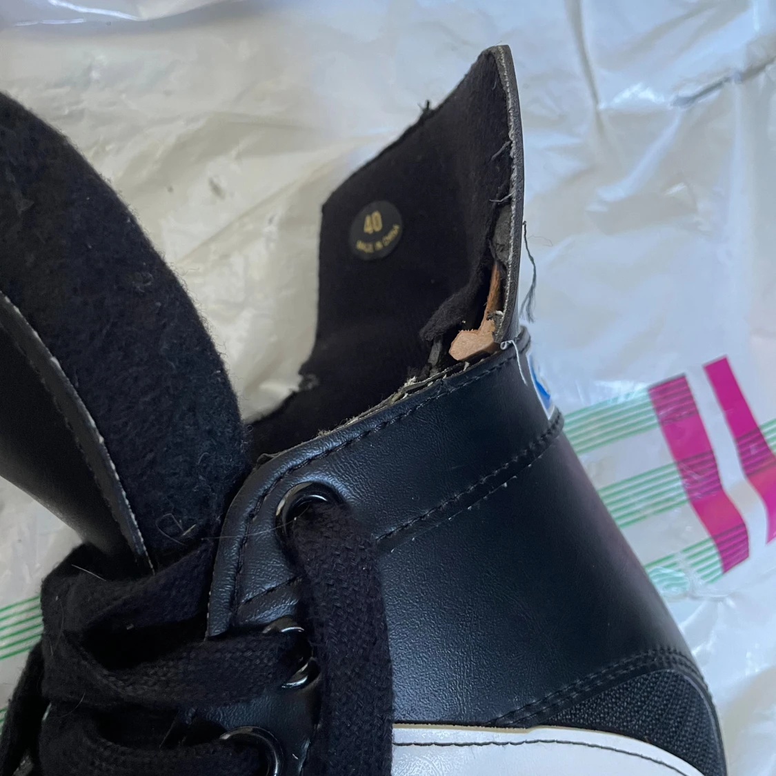 Svarta CCM Fury skridskor med skydd - 4