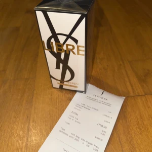 Parfym  - 90Ml,pris kan diskuteras vid snabb affär!