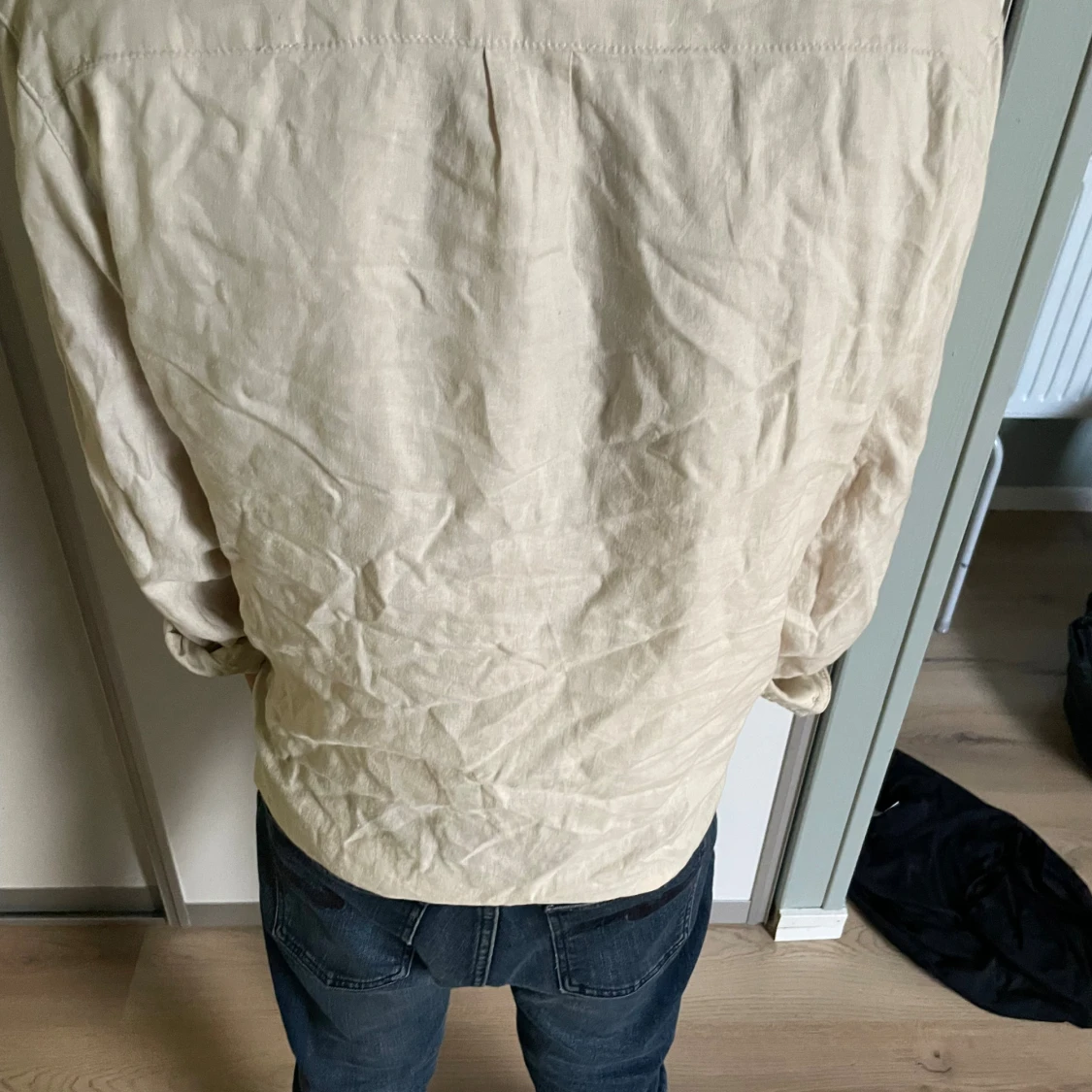 Beige linneskjorta med bröstficka - 1