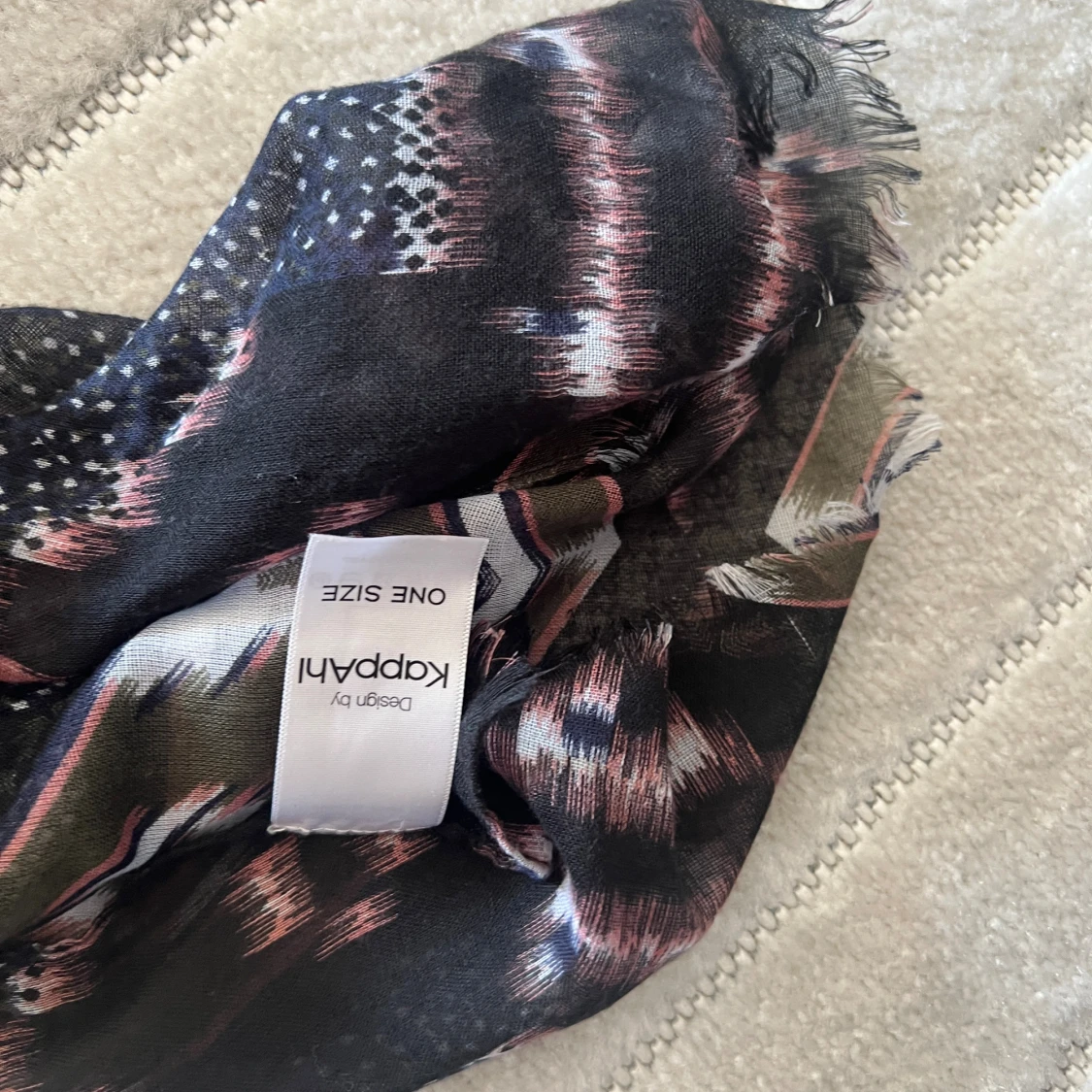 Mönstrad halsduk från KappAhl - 2