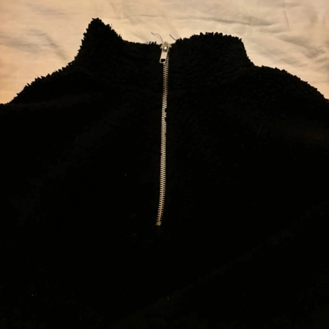 Svart Teddy half zip från Gina Tricot - 1