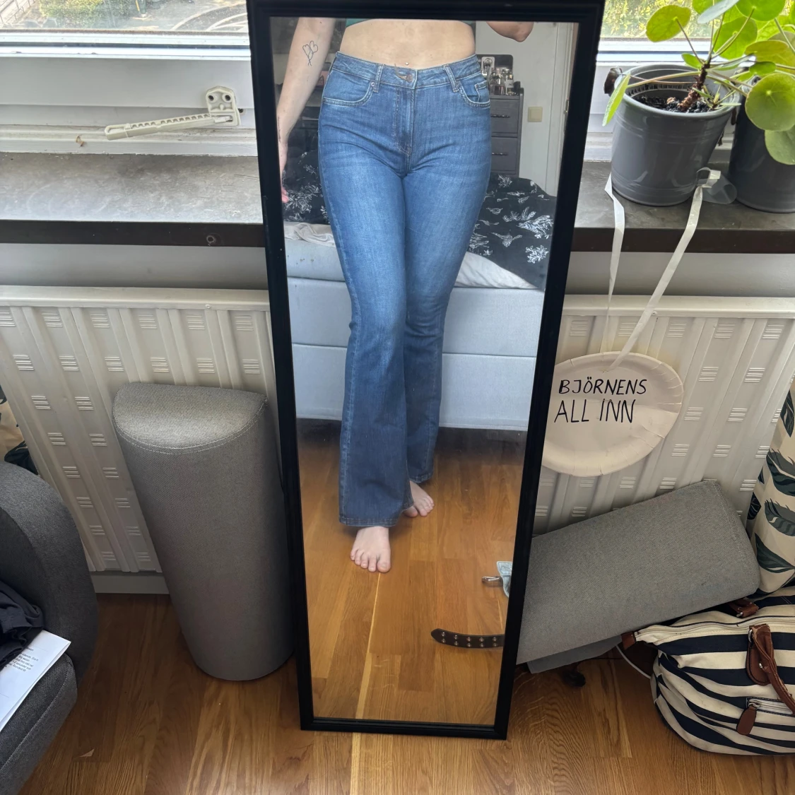 Blå bootcut jeans från Amisu, stl 40